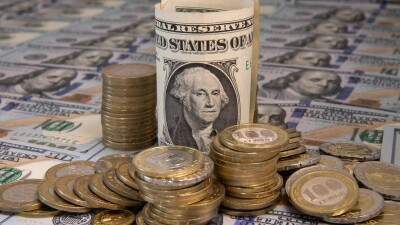 Биржевой курс доллара упал на пять тенге