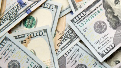 Доллар подорожал на бирже ещё на 2,5 тенге