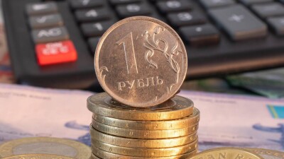 Финансист Расул Рысмамбетов: Рубль спокойно может ослабнуть до 4 тенге