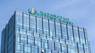 Банковский кризис в США резко ослабил тенге к доллару. Что будет делать Нацбанк