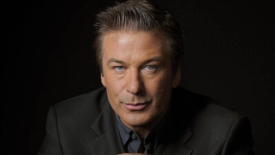 "В сценарии фильма не было стрельбы". Против Болдуина подали ещё один иск