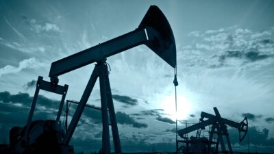 Цена на нефть Brent достигла 100 долларов за баррель