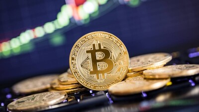 В Костанайской области обыскали подозреваемых в организации нелегальных криптообменников