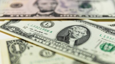 Доллар подорожал к тенге на бирже 11 апреля