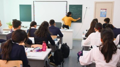 Битва за оценки: из-за чего родители устраивают скандалы в школах и как педагогам защитить себя