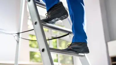 Школу в Таразе обязали выплатить электрику 1,2 млн тенге после несчастного случая