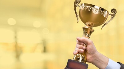 Минобразования выступило против участия школьников в платных конкурсах и покупки "ложных" наград учителями
