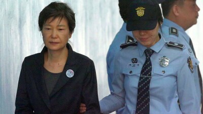 Отбывающую 22-летний срок экс-президента Южной Кореи освободят по амнистии