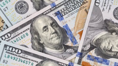 Доллар подешевел ещё на пять тенге на бирже