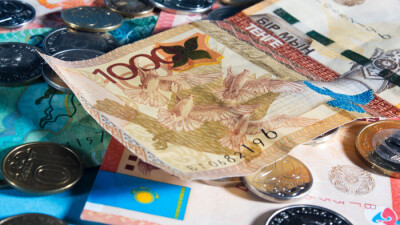 В Казахстане не будут ограничивать период обмена старых банкнот на новые в филиалах Нацбанка