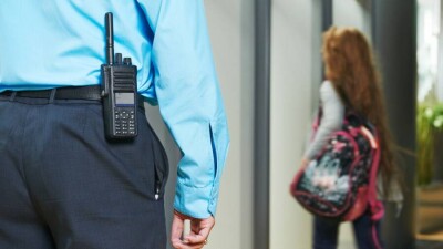 С июля к охране больше четырёх тысяч школ будут допускаться только квалифицированные службы