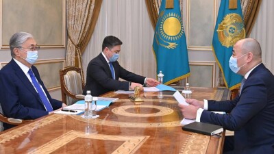 Глава холдинга "Байтерек" рассказал Токаеву о реформировании Банка развития Казахстана