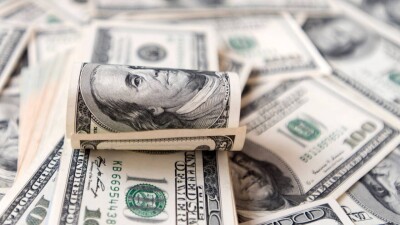 Курс доллара вырос к тенге на бирже 2 сентября