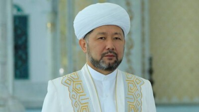 Верховный муфтий призвал казахстанцев молиться за мир и единство в стране