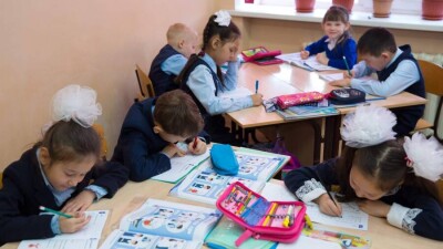 Токаев: В Казахстане дети должны учить и казахский, и русский язык