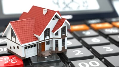 Депутат Ахметбеков: Очередники с зарплатой 150-200 тысяч тенге не подходят под критерии ни одной жилищной программы