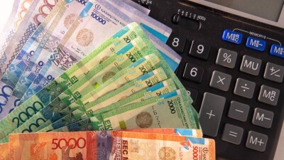 Среднюю зарплату работникам в сфере энергоснабжения планируют повысить до 300 тысяч тенге