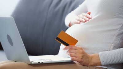 Проблему с невыплатой полной суммы декретных работникам СМИ пообещали решить до конца 2021 года