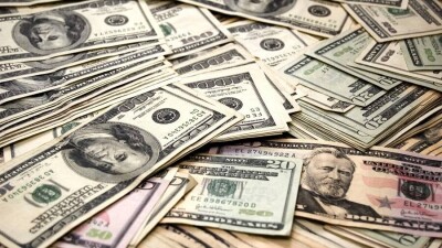 Доллар подешевел к тенге на бирже, но обменники повысили курс продажи инвалюты