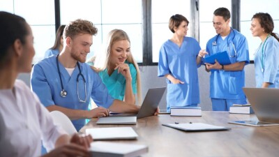 Минздрав: Студентам медвузов будут повышать стипендии на 15-20% ежегодно