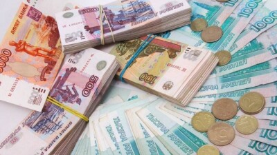 Курс рубля значительно упал по итогам торгов на KASE