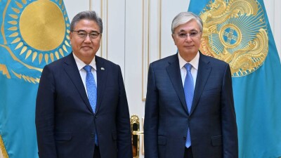Глава МИД Кореи Токаеву: Я верю, что под Вашим выдающимся руководством Казахстан продолжит устойчивый рост