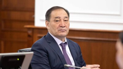 Тугжанов: Летаю в командировки со всеми в эконом-классе