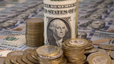 Сколько стоит доллар на бирже и в обменниках Казахстана 28 декабря