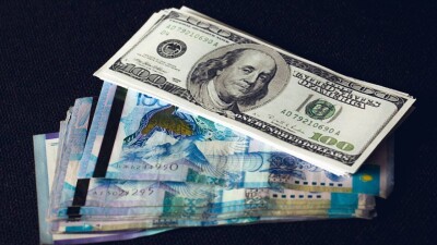 Курс доллара вырос на 2 тенге на бирже 23 октября