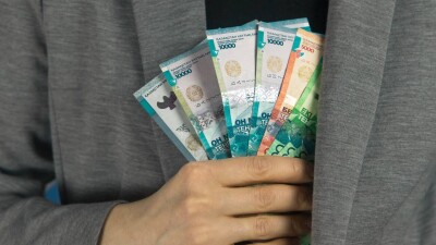 Выплачивать пособие депутатам маслихата в случае их роспуска планируют в Казахстане