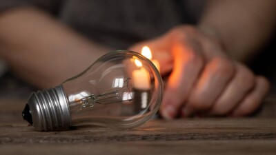 Жителям микрорайона в Алматы полтора месяца регулярно отключают свет