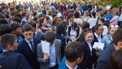 Сколько абитуриентов набрали на ЕНТ 130 баллов и больше