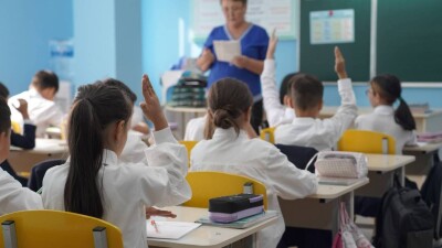 Всемирный банк об образовании в Казахстане: Ученики обычных школ отстают на 4 года от сверстников в НИШ