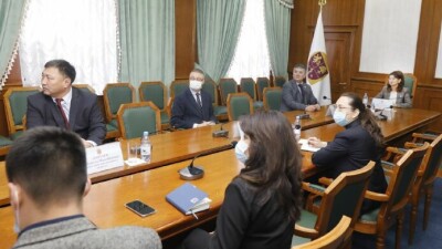 50 журналистов в феврале начнут обучение в КазНМУ, чтобы улучшить качество материалов на медицинские темы