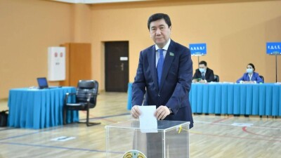 Ерлан Кошанов проголосовал на выборах