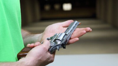 В России предложили разрешить любые способы самообороны для защиты своего дома