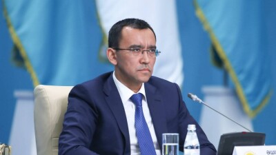 Ашимбаев обеспокоен возможным ростом импорта продуктов из России из-за падения рубля