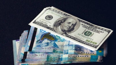 Курс доллара вырос на 2,5 тенге на бирже 22 августа