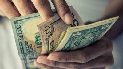 Курс доллара вырос к тенге на бирже 24 июля