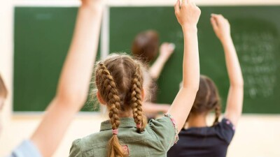 Учебный год в школах Казахстана продлят на две недели