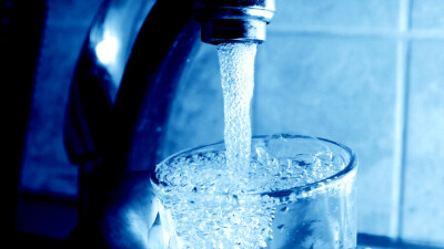 В сенате приняли закон, предусматривающий снижение тарифов на воду для сельчан