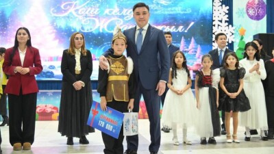 В каких регионах дети получили по 120–150 тысяч тенге на президентской ёлке