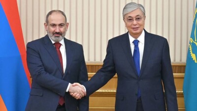 Токаев на встрече с Пашиняном высоко оценил председательство Армении в ОДКБ