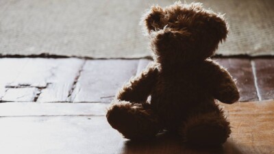 Падение с лестницы или побои? Закиева объяснила, почему органы опеки забрали ребёнка у матери в СКО