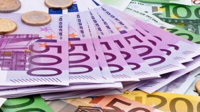В Шымкенте работники банков сбывали клиентам фальшивые евро: организатору преступной схемы вынесли приговор