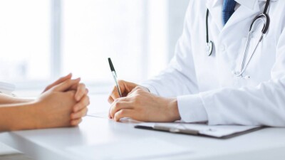 Пациент не всегда прав: в Минздраве советуют врачам записывать на диктофон скандальных больных