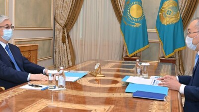 Глава Агентства по финмониторингу рассказал Токаеву о работе по сокращению уровня "теневой" экономики