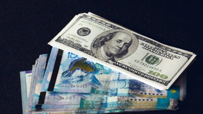 Сколько стоит доллар на бирже и в обменниках 18 января