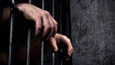 В Алматы инспектору колонии дали шесть лет тюрьмы за насилие над осуждённым