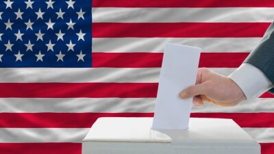 Двух демократов переизбрали в палату представителей США, несмотря на их недавнюю смерть